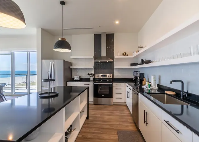Beachfront, Luxury 4 Bedroom With Gulf Views Next To The Hangout! * Gulf Shores