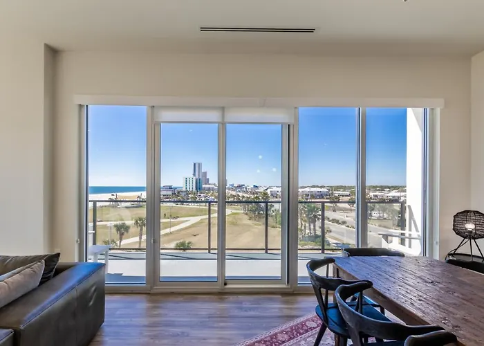 Holiday home Beachfront, Luxury 4 Bedroom With Gulf Views Next To The Hangout!