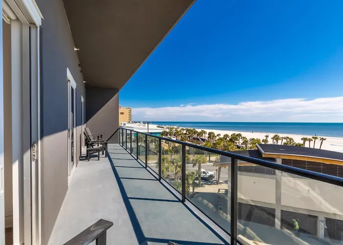 Holiday home Beachfront, Luxury 4 Bedroom With Gulf Views Next To The Hangout! *