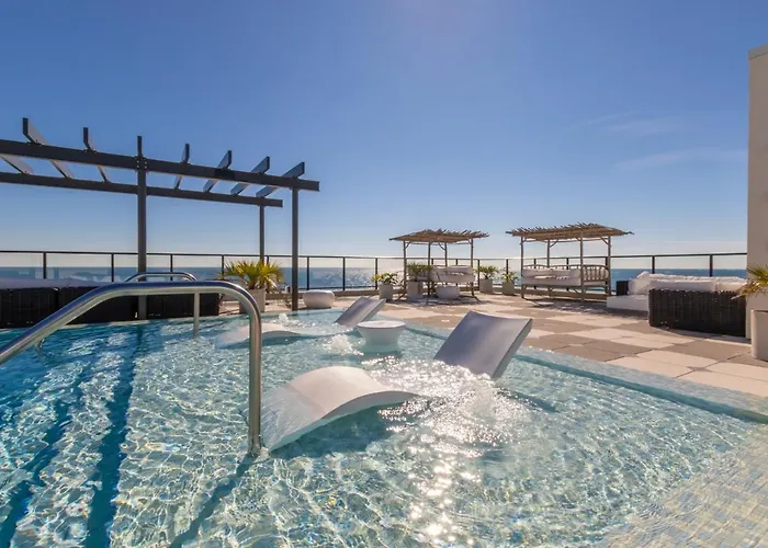 Beachfront, Luxury 4 Bedroom With Gulf Views Next To The Hangout! * Gulf Shores