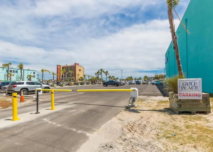 Beachfront, Luxury 4 Bedroom With Gulf Views Next To The Hangout! *