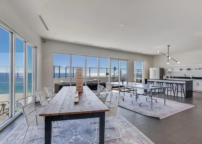 Beachfront, Luxury 4 Bedroom With Gulf Views Next To The Hangout! Holiday home