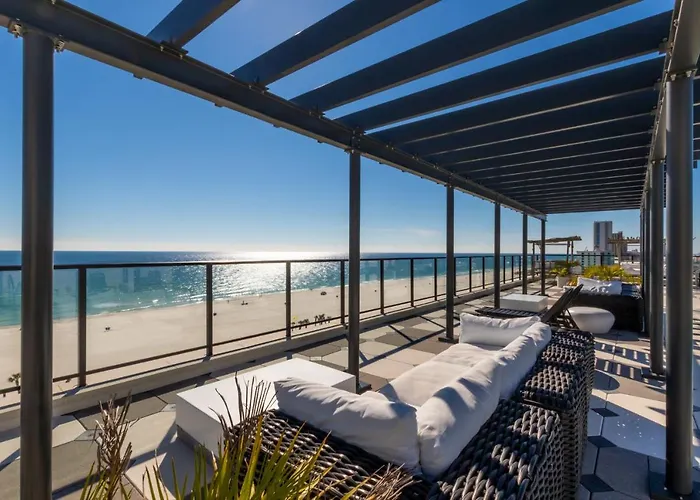 Beachfront, Luxury 4 Bedroom With Gulf Views Next To The Hangout! Gulf Shores