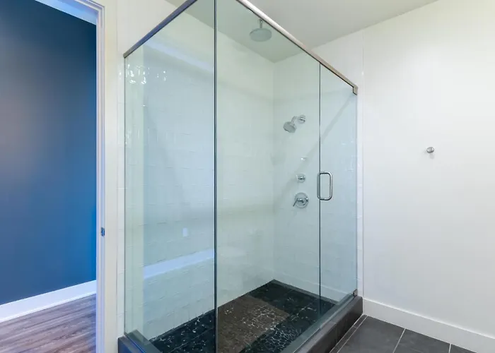 Holiday home Beachfront, Luxury 4 Bedroom With Gulf Views Next To The Hangout!