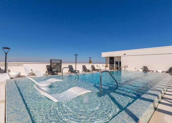 Beachfront, Luxury 4 Bedroom With Gulf Views Next To The Hangout! Holiday home *